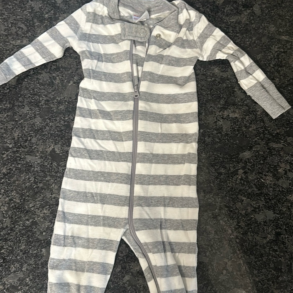 Hanna Anderson sleeper 6-12 months